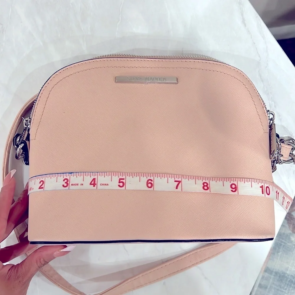 🔥Steve Madden Pink Crossbody Bag with Modern Design🔥